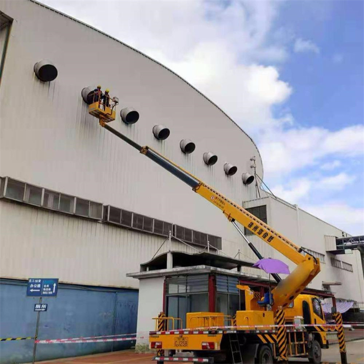 潮安高空作业车出租服务：专业广告牌安装解决方案