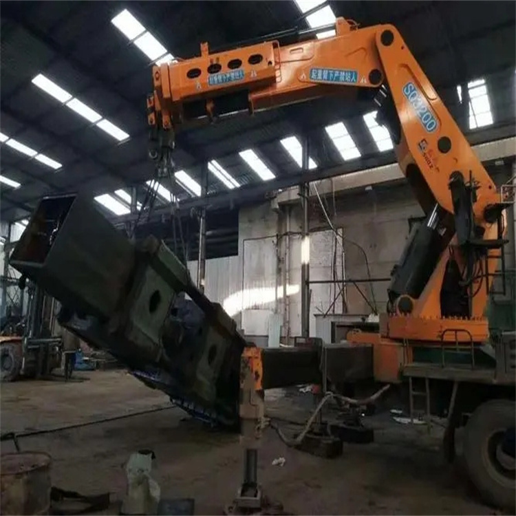 潮安130吨折臂吊车出租吊机租赁附近电话