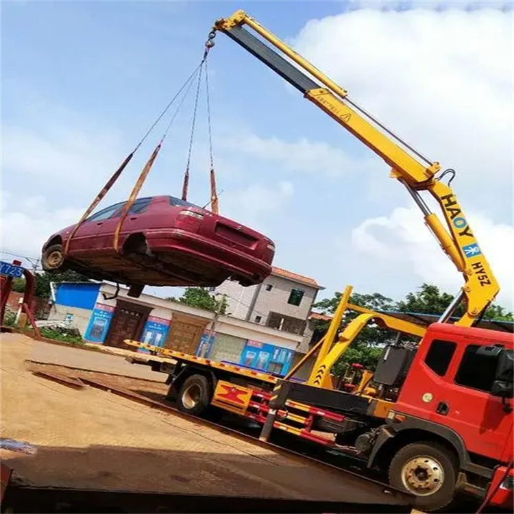 潮安吊车吊汽车的正确方法